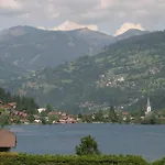 In Feld Am Near Slopes *