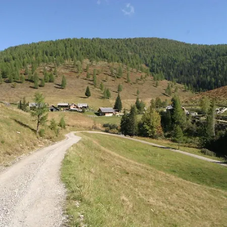 In Feld Am Near Slopes *